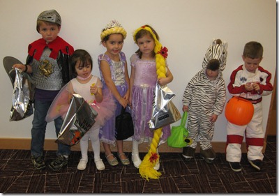 10.27.11 Halloween Library event (7)